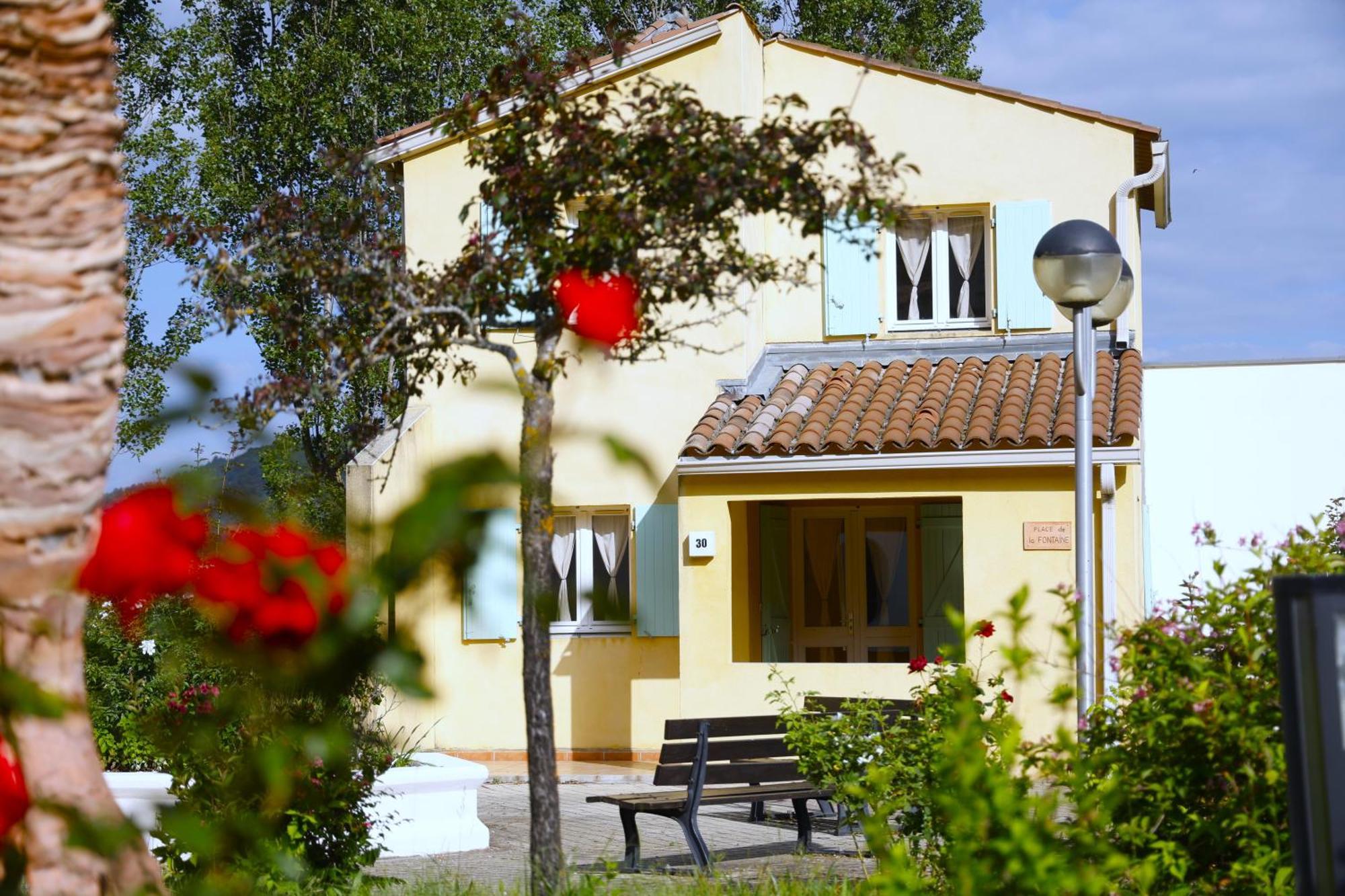 Vacances Leo Lagrange - Le Village Des Lavandes Montbrun-les-Bains Exterior foto